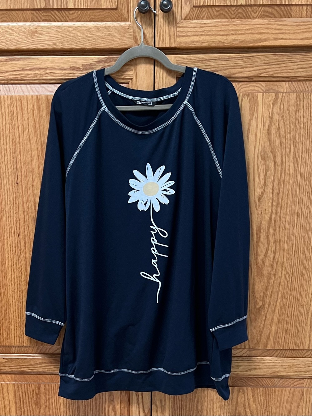 BloomChic Navy Long-Sleeve Top with Daisy Graphic, EUC, Size 18-20
